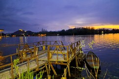 LakeSide Homestay | Srinagar