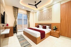 Goel Villa and Hotel