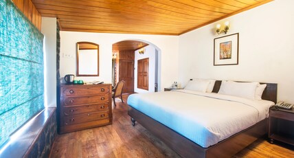Villa Retreat - Boutique Hotel Room Type - Signature Suite with Fireplace Villa Retreat - Boutique Hotel Room Type - Signature Suite with Fireplace