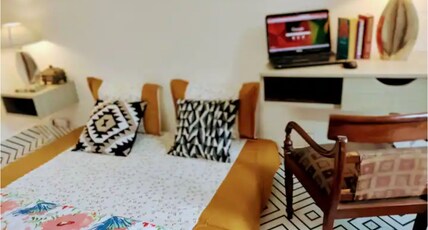 Luxurious Serviced Apt near Mall Metro Expomart Room Type - 1902