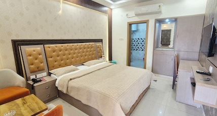 Rahi Pathik Niwas, Kushinagar Room Type - AC Deluxe