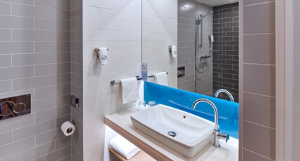 Holiday Inn Express Gibraltar Room Type - 2 Single Standard with Free Breakfast