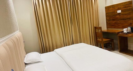 Raja Ji Hotels Room Type - Deluxe Room
