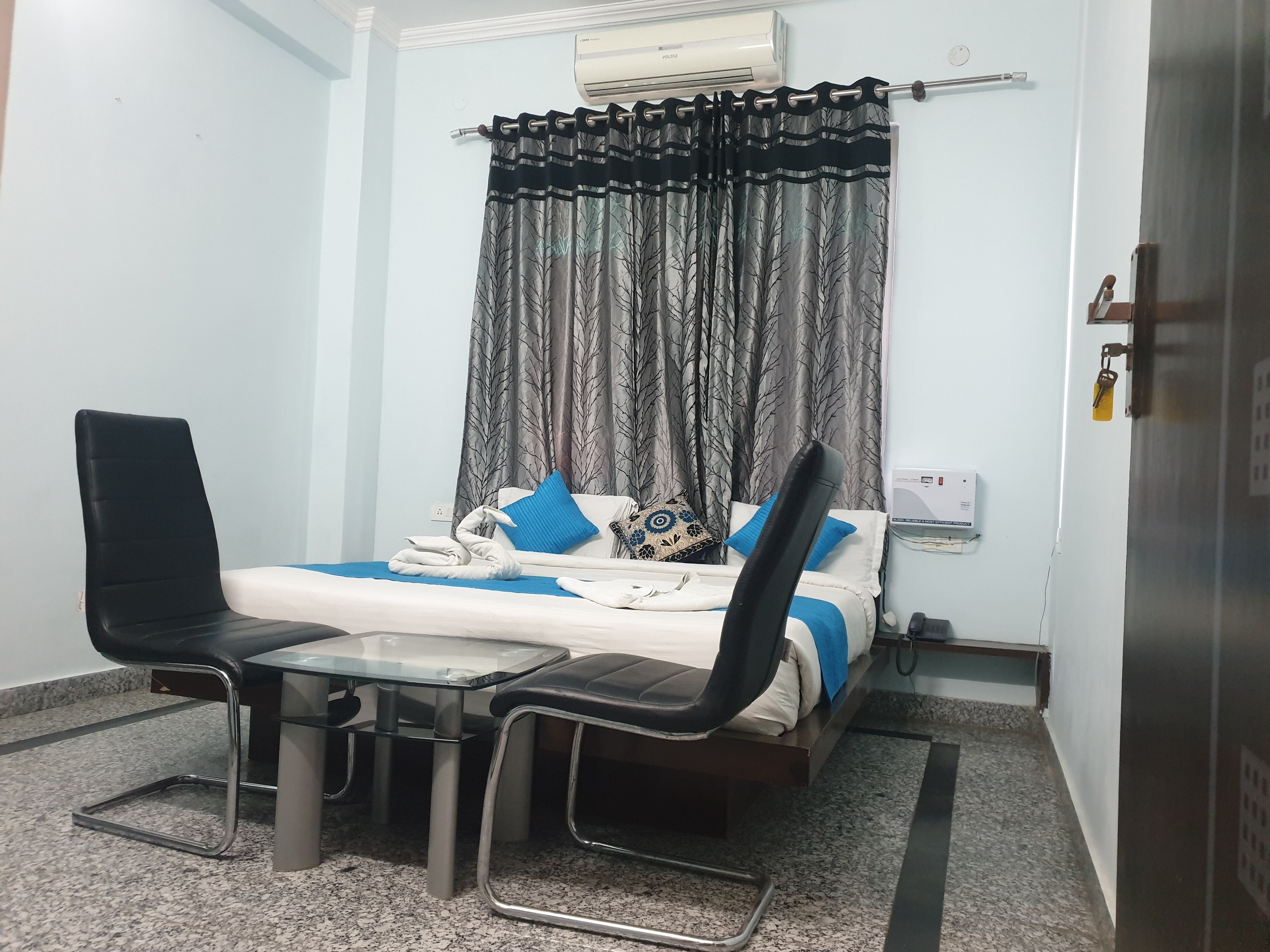Hotel Rudraksh - Tap to explore photos
