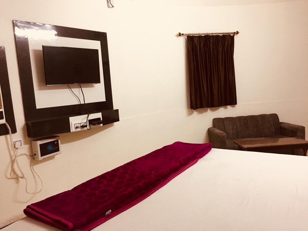 HOTEL KUBER - Tap to explore photos