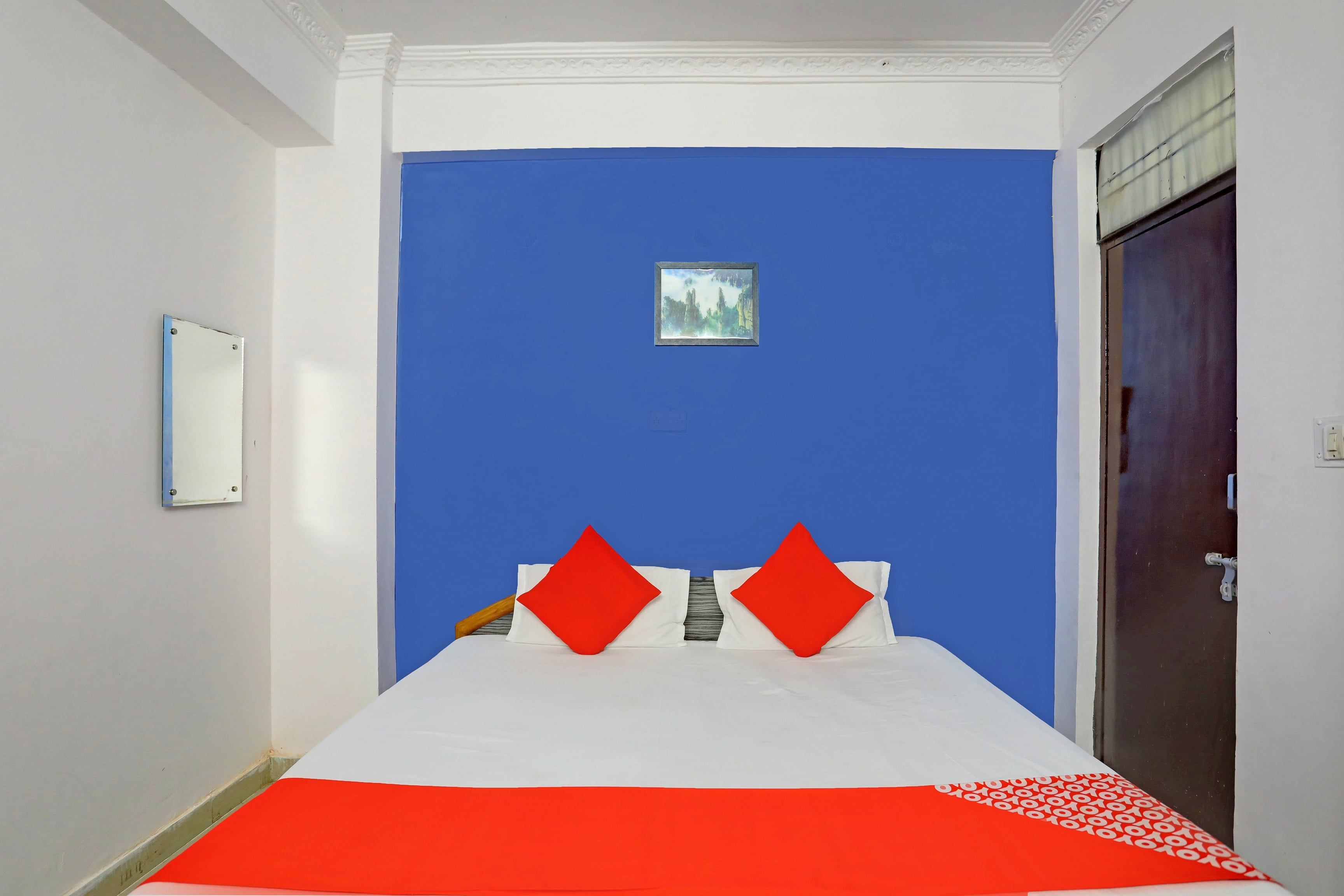 Hotel O APM Palace - Tap to explore photos