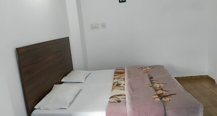 Bharmour View Hotel Room Type - Super Deluxe Double Room