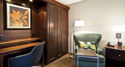 Hampton Inn Overland Park, KS Room Type - 1KING BED DELUXE NOSMOKING