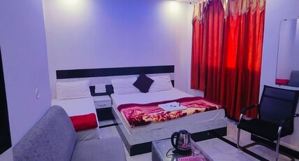 Hotel Hanuman Ji Room Type - Triple bed Family Room Hotel Hanuman Ji Room Type - Triple bed Family Room