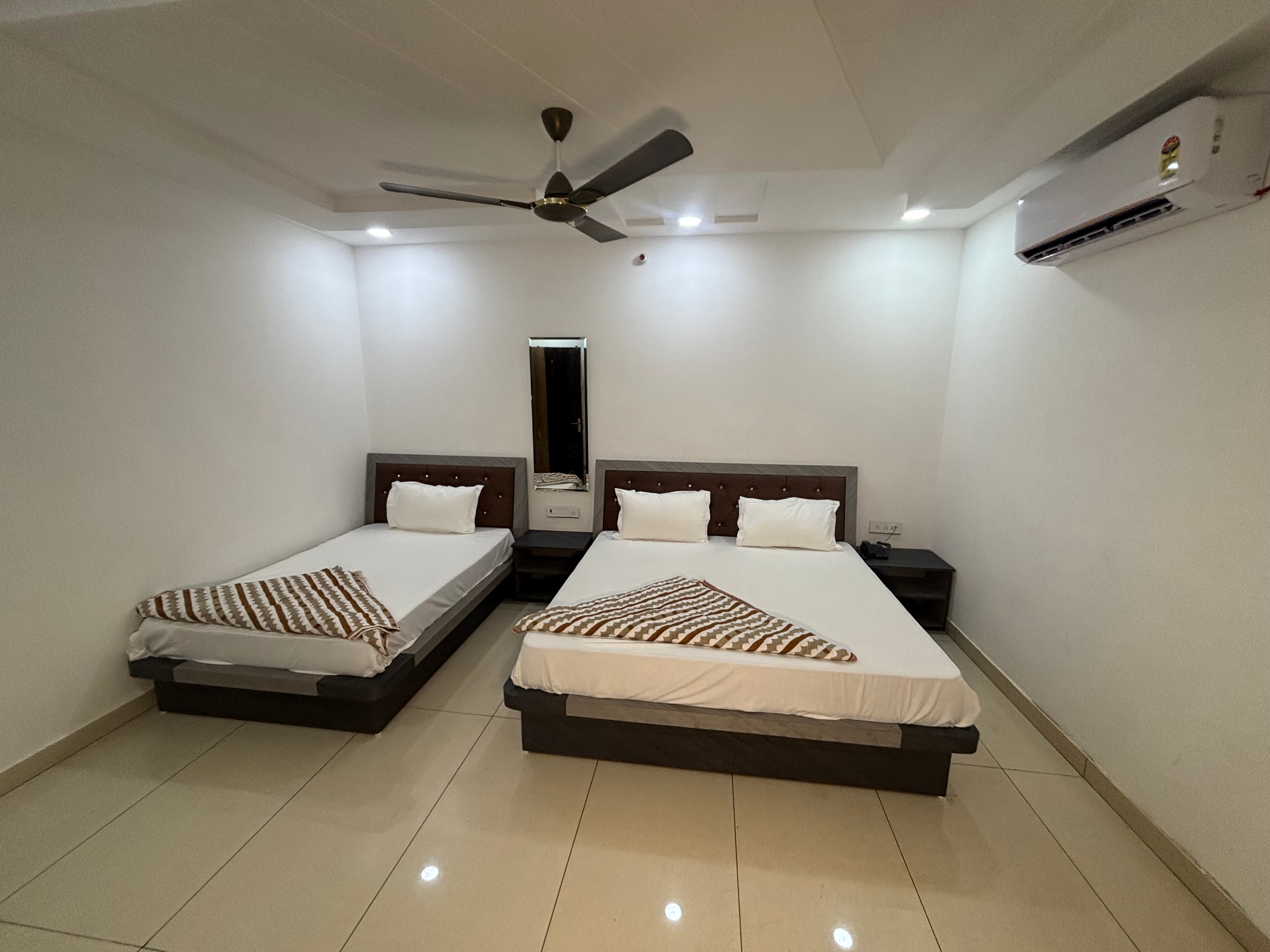 Hotel Shekhawati Resort (Safe Parking, Family Restaurant and Near Toran Dwar) - Tap to explore photos