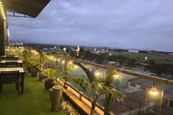 Sunday Sky Hotel in Korean Town Angeles, Near Clark International Airport