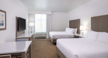 Best Western Premier The Tides Room Type - 2 Queen 2 Single Bunk Beds, Non-Smoking, No View, Game Console