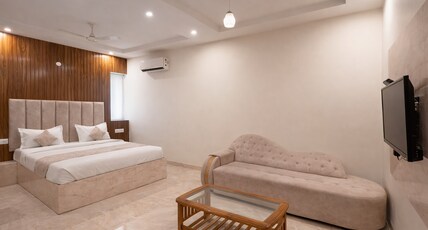 HOTEL IVORY Room Type - IVORY SUITE ROOM WITH BATH TUB HOTEL IVORY Room Type - IVORY SUITE ROOM WITH BATH TUB