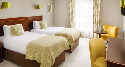 Mercure Gloucester Bowden Hall Hotel Room Type - Classic room with 2 single beds