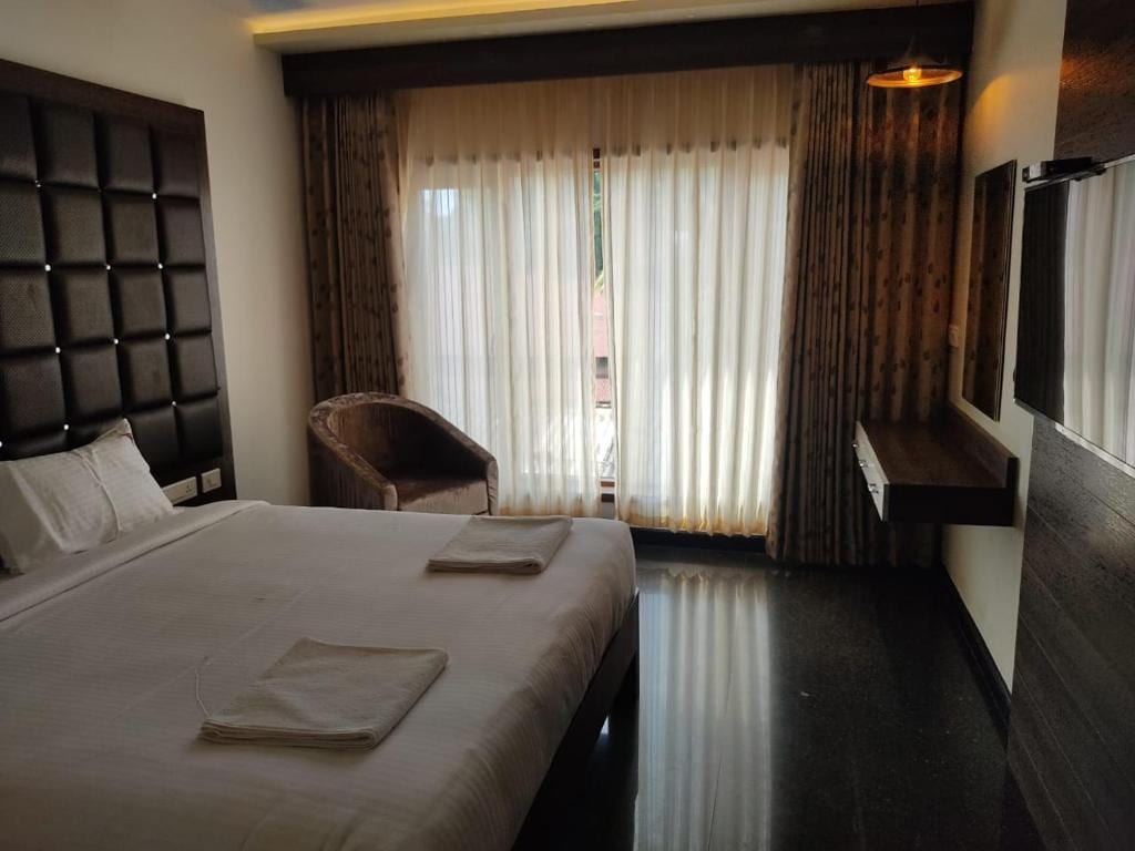 HOTEL VIJAYARANI - Tap to explore photos