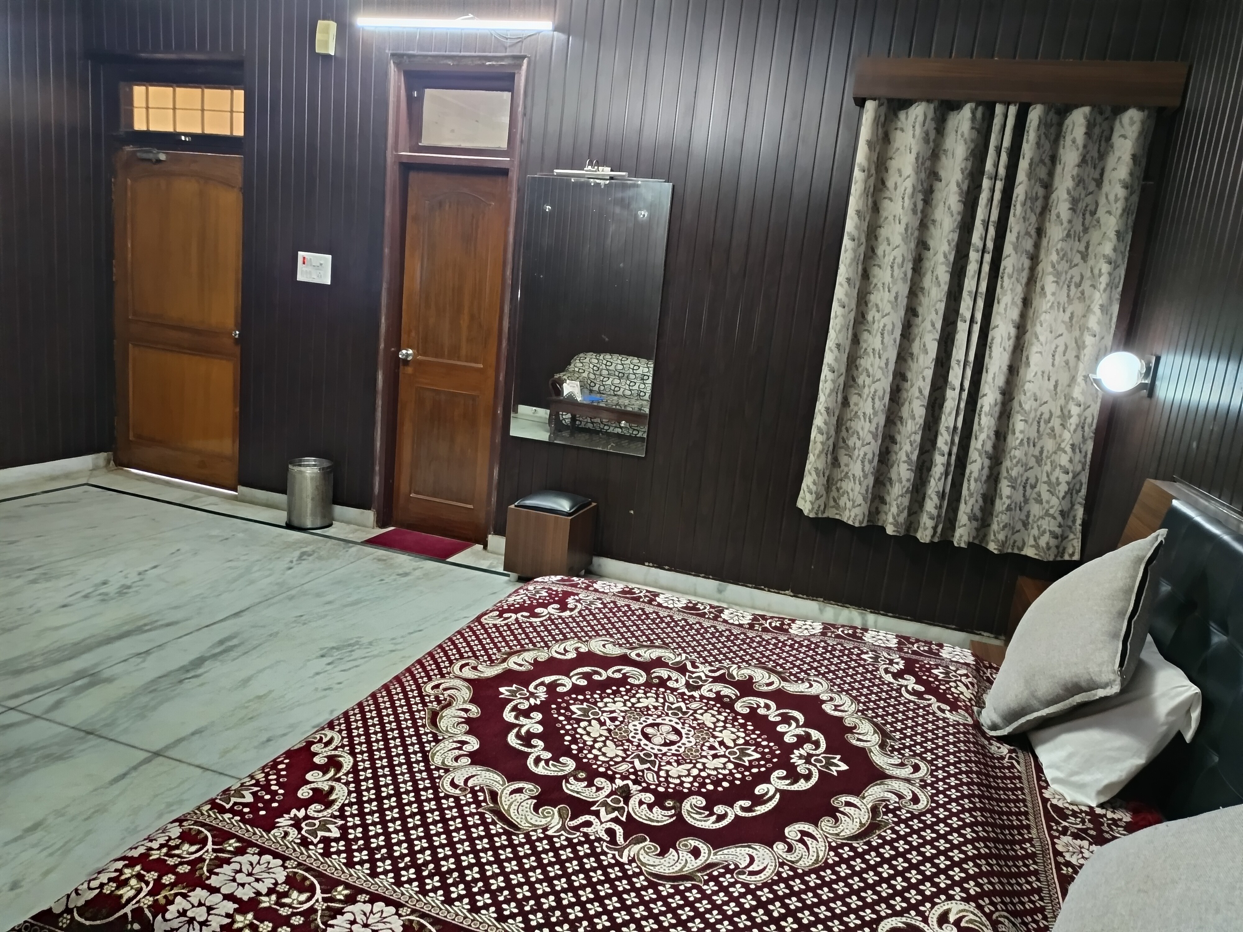 SATKAR PALACE HOTEL - Tap to explore photos