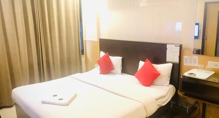 Hotel Sharada International Room Type - Deluxe Room