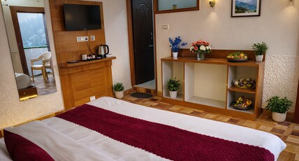 Hotel Sky Hills By Mist Valley Ventures Room Type - Super Deluxe Room