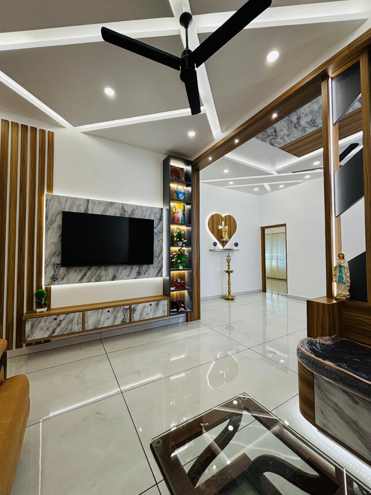 AMREEN HOLIDAYS - Tap to explore photos