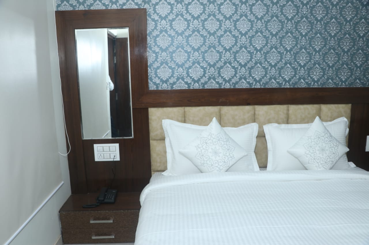 Hotel VIVEK PALACE - Tap to explore photos