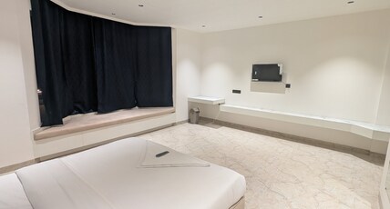 White Lotus Room Type - 1 Bedroom Suite