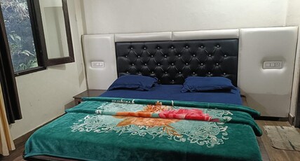THE GLADE MANOR HOME STAY Room Type - ROOM 05
