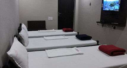 HOTEL TEMPLE CITY Room Type - Triple Bed Deluxe Room