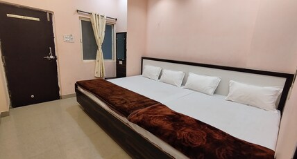 Shree Govindam Guest House Room Type - Standard Family Room