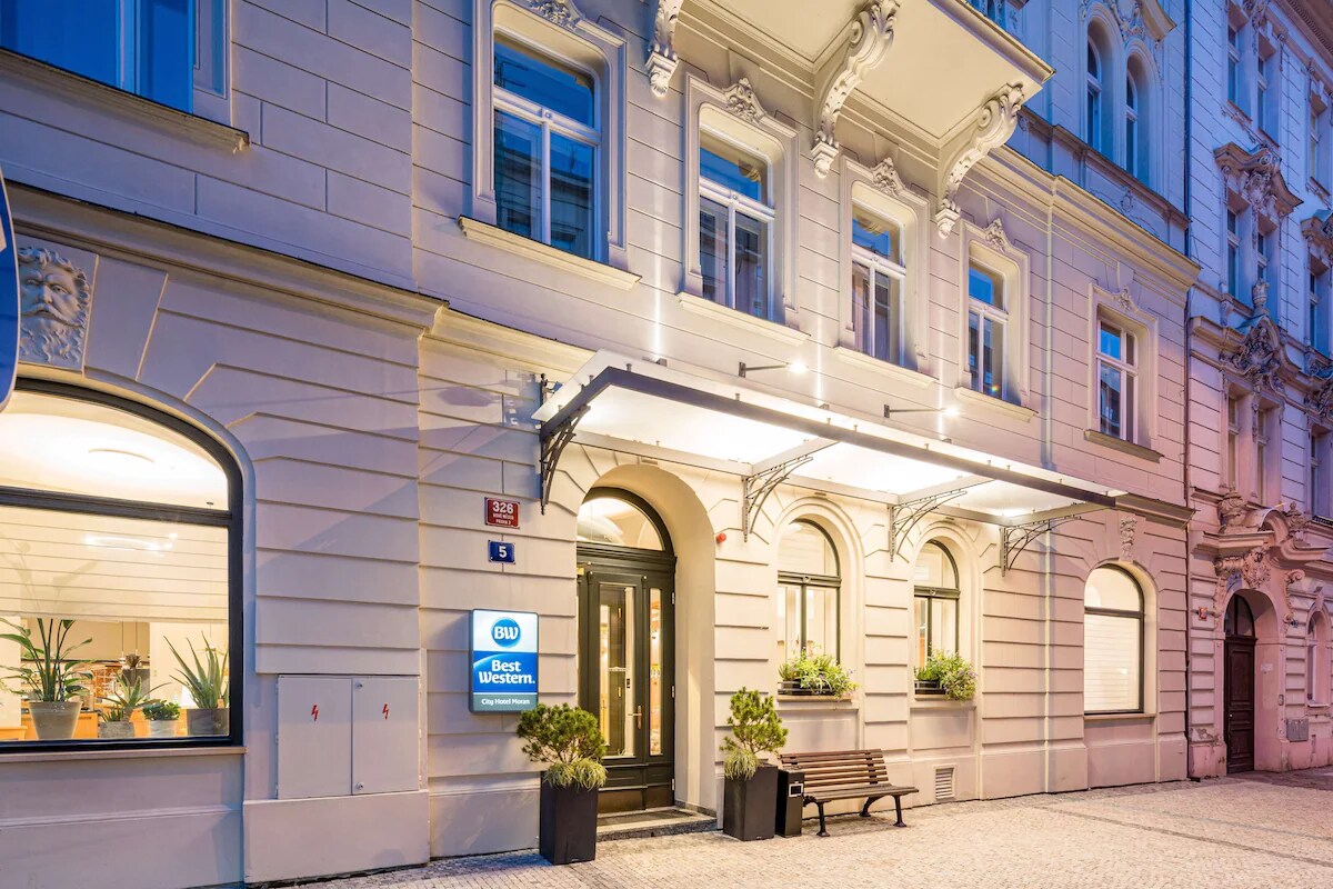 Best Western City Hotel Moran - Tap to explore photos