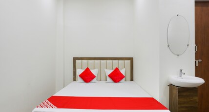 Hotel O by OYO RAHUL SERVICE APPARTMENT 2 Room Type - Classic