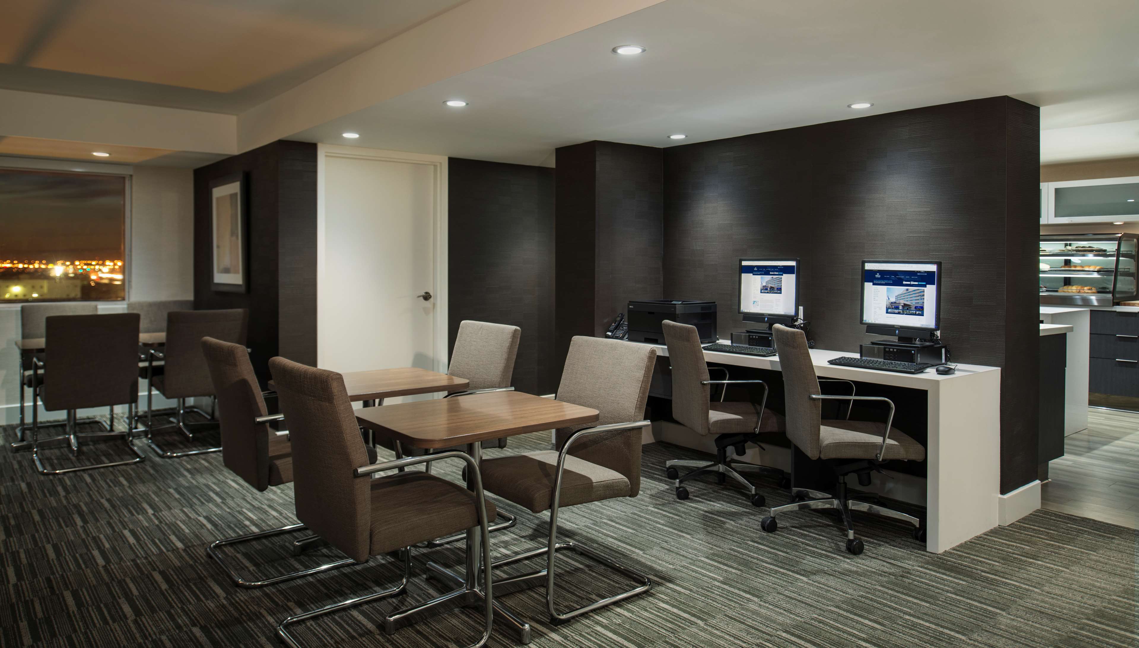 Hilton Winnipeg Airport Suites - Tap to explore photos