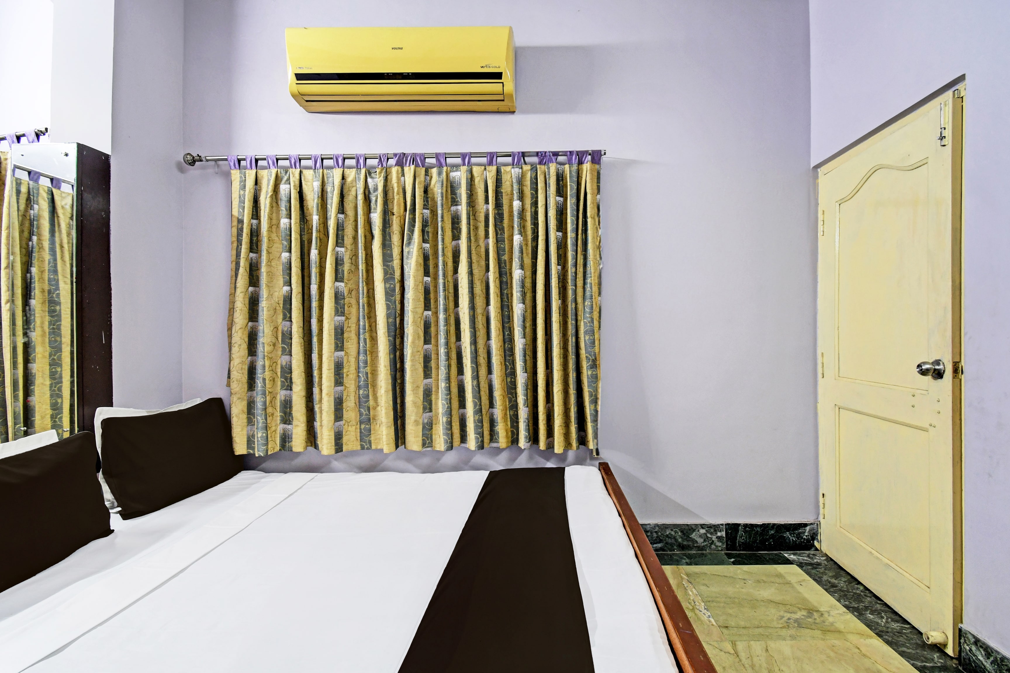 Super Hotel O Arati House - Tap to explore photos