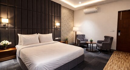 Eminence The Corbett Room Type - PREMIUM ROOMS - POOL FACING