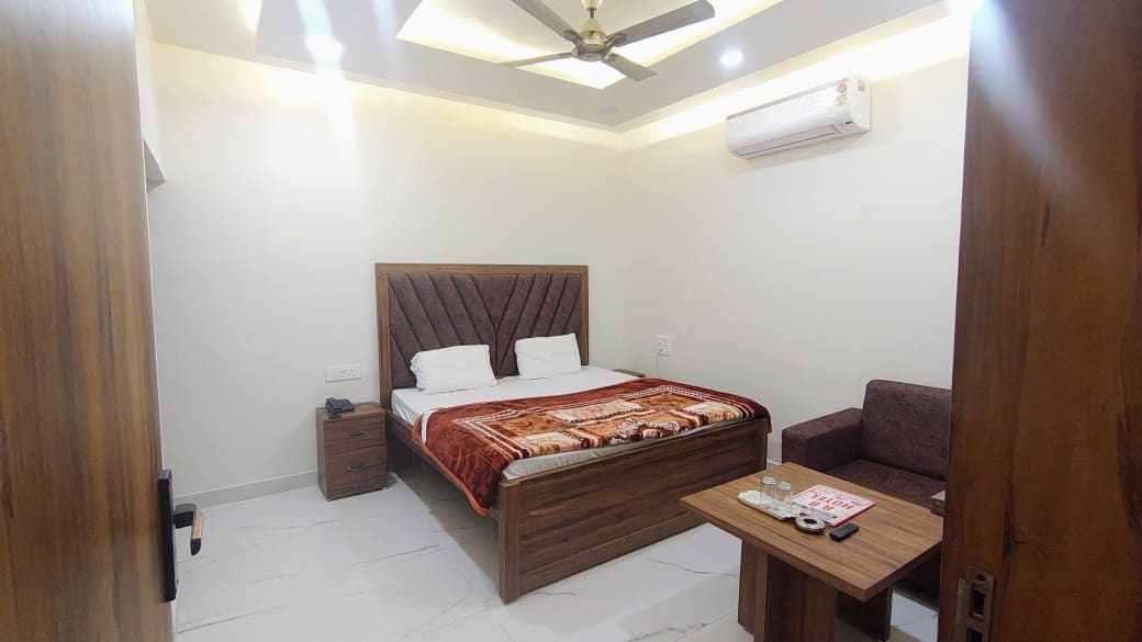 R B Hotel - Tap to explore photos