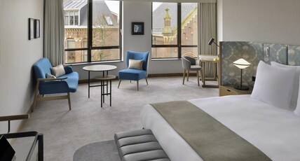 M Room Type - JUNIOR SUITE, king-size bed