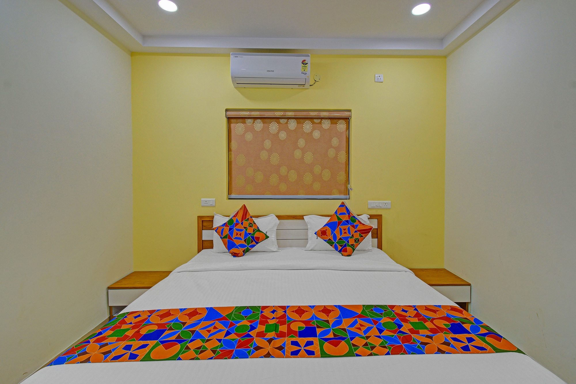 FabHotel Garapati Grand - BHEL & HCU University, Lingampally - Tap to explore photos