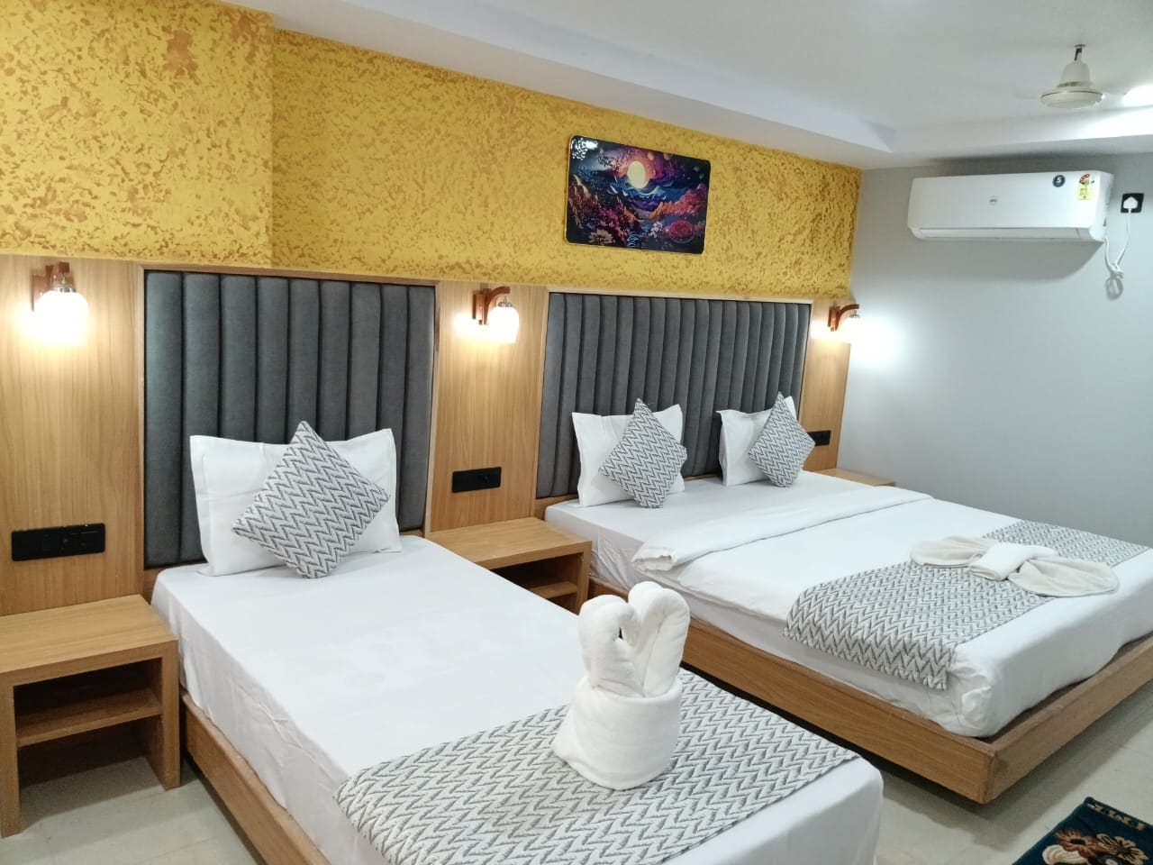 Hotel Mahabir Sheraton (200 mtr from beach) - Tap to explore photos