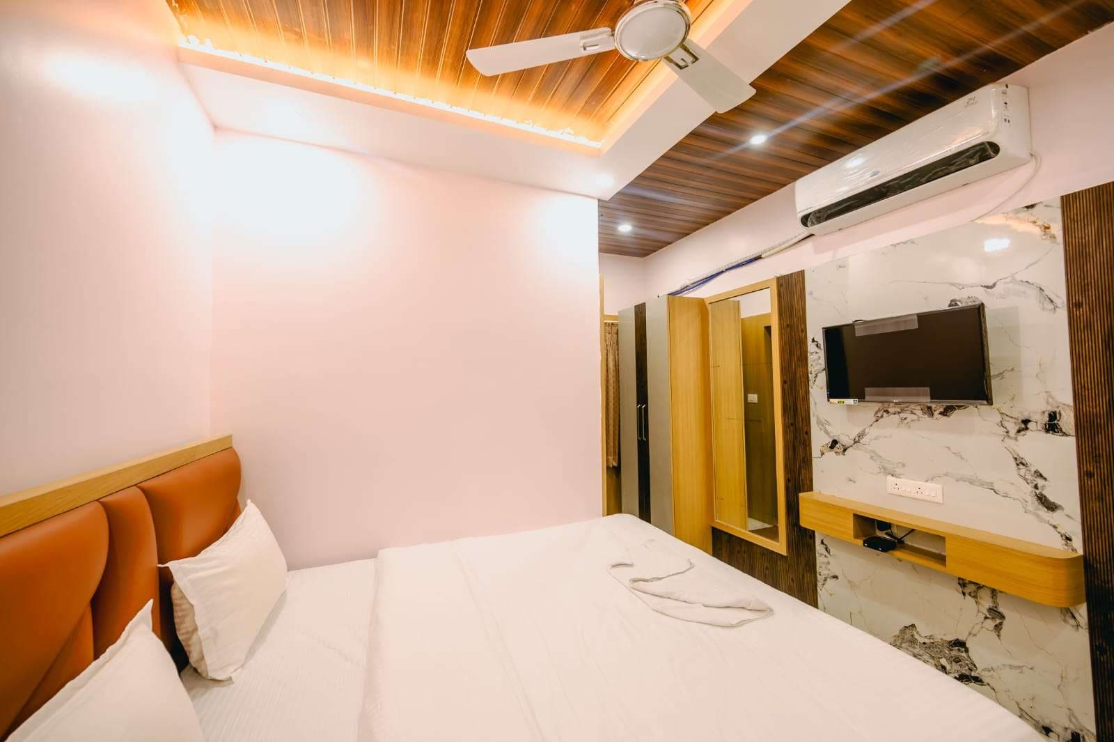 Hotel Govindam - Tap to explore photos