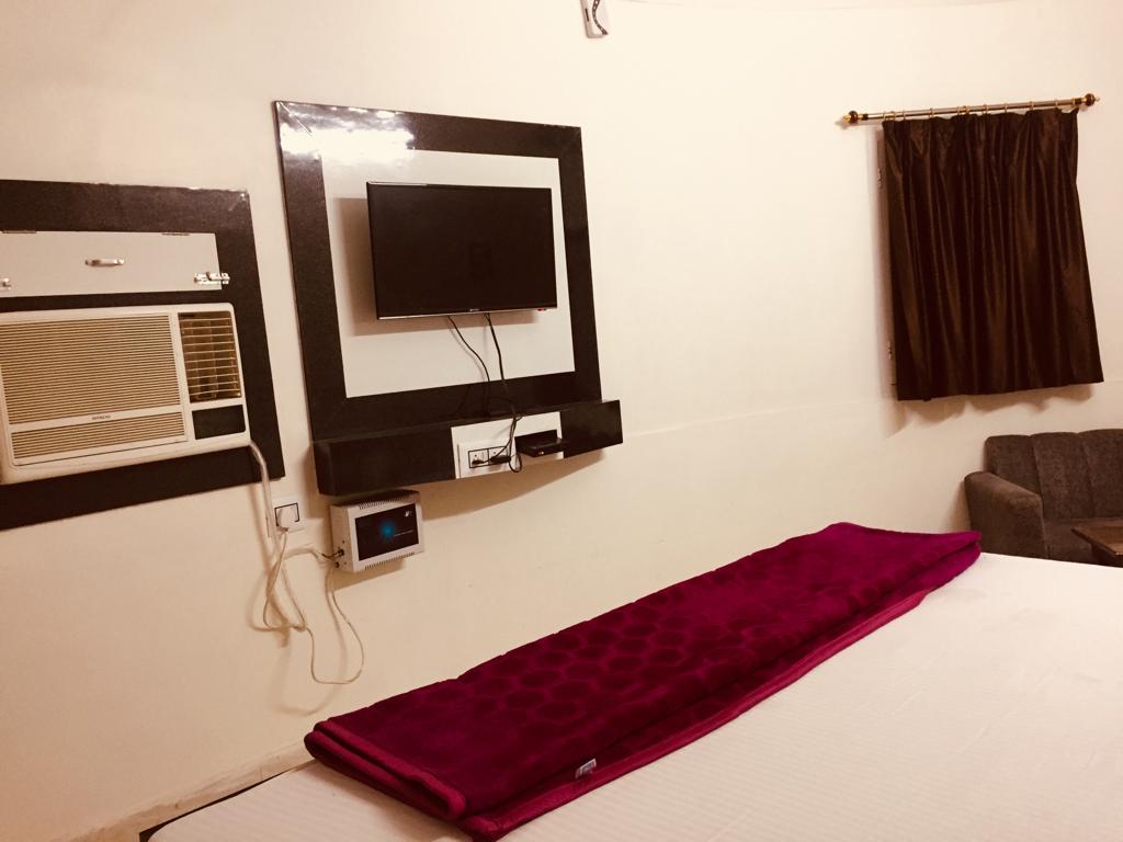 HOTEL KUBER - Tap to explore photos