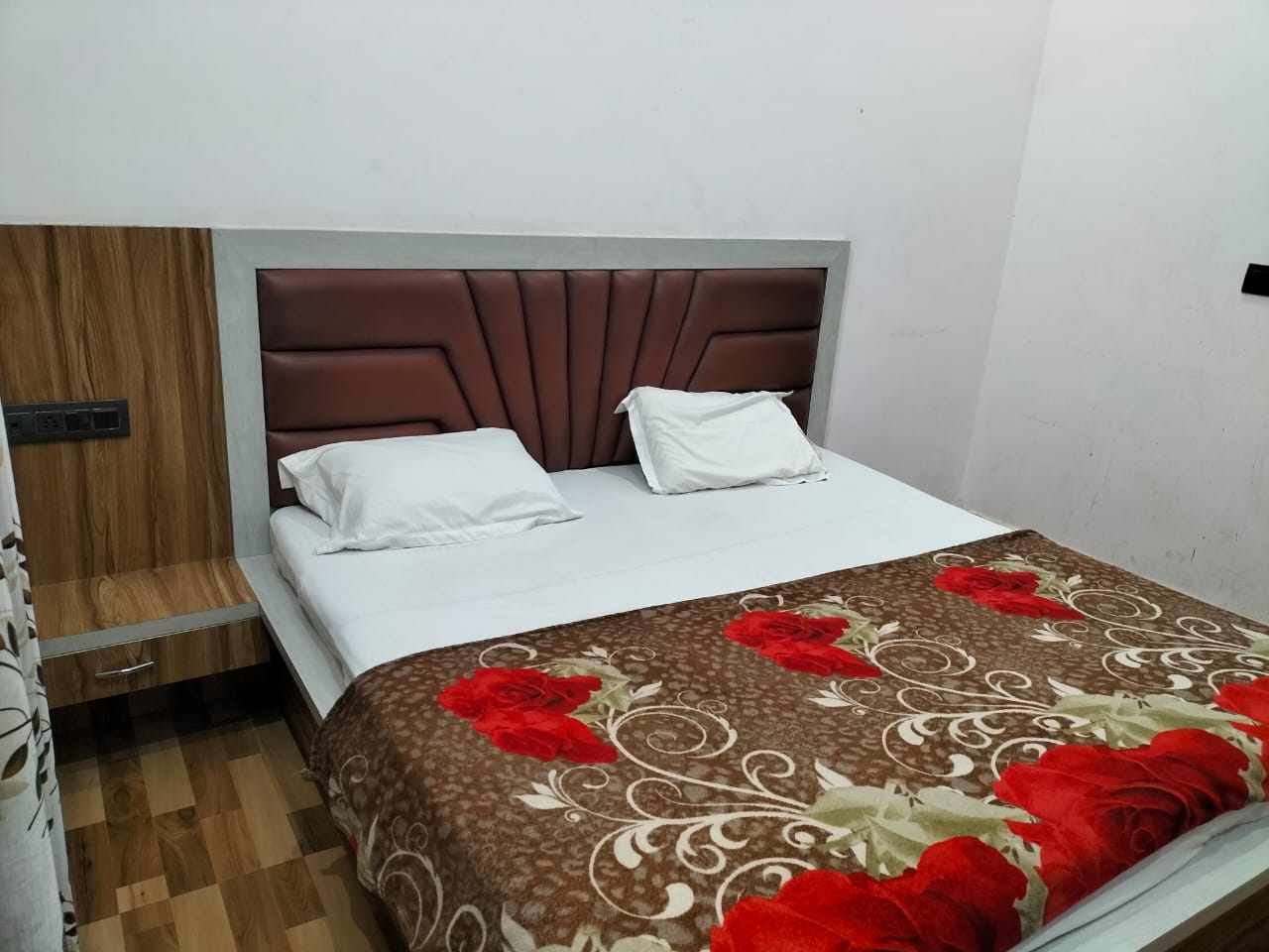 Hotel Rudra Residency - Tap to explore photos