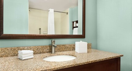 Hampton Inn & Suites Outer Banks-Corolla Room Type - 1KN MOB HEA ACC TUB STU NS