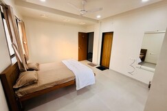 Navyug Delight Resort Rooms Spacious Lawns Park