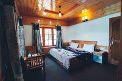 Glorious Stays Manali