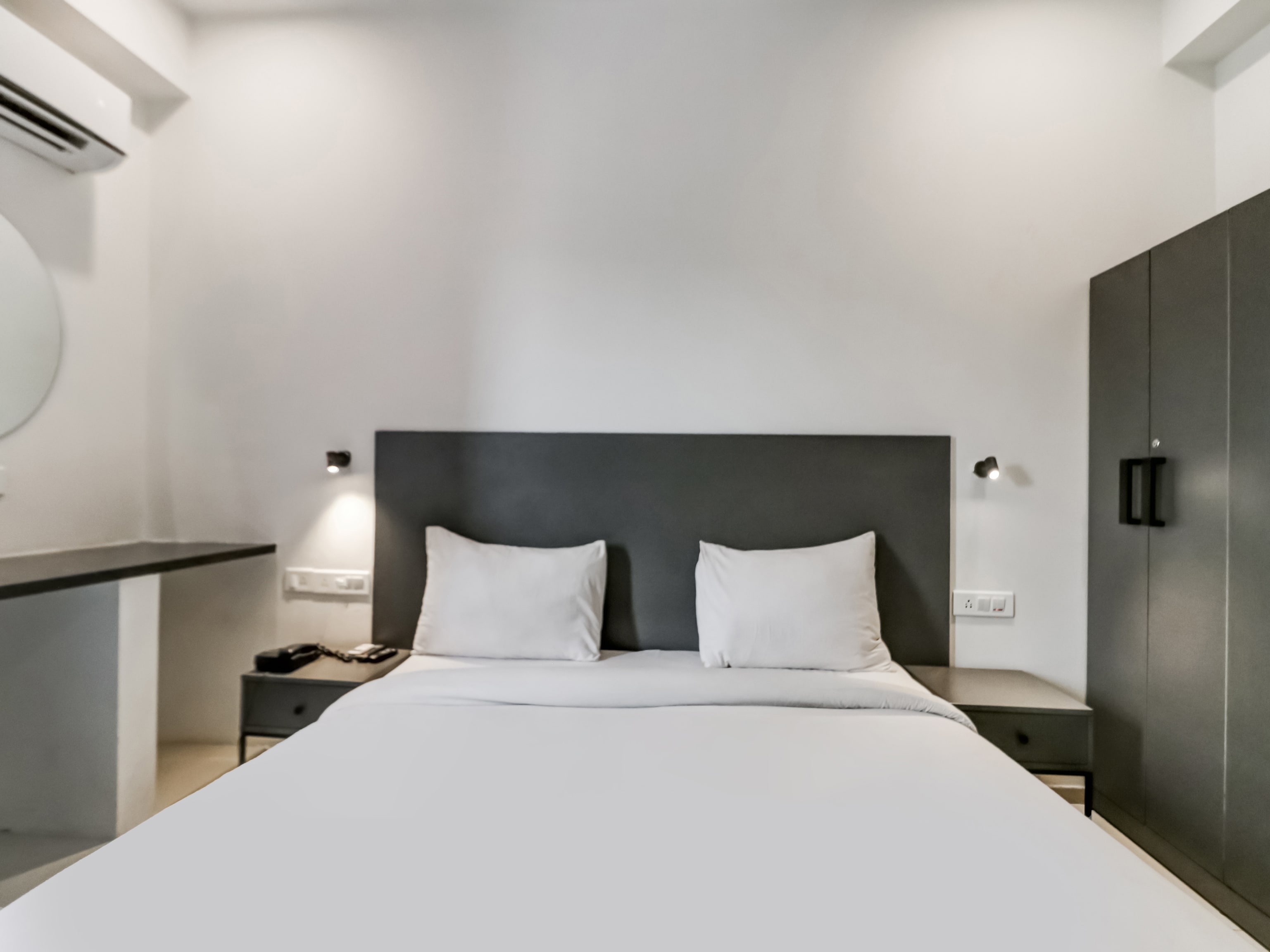 Townhouse South City 2 Sector 49 Gurgaon - Tap to explore photos