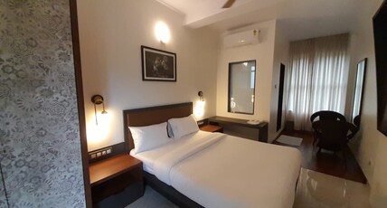 ARENA INN Room Type - Luxury Room Suites