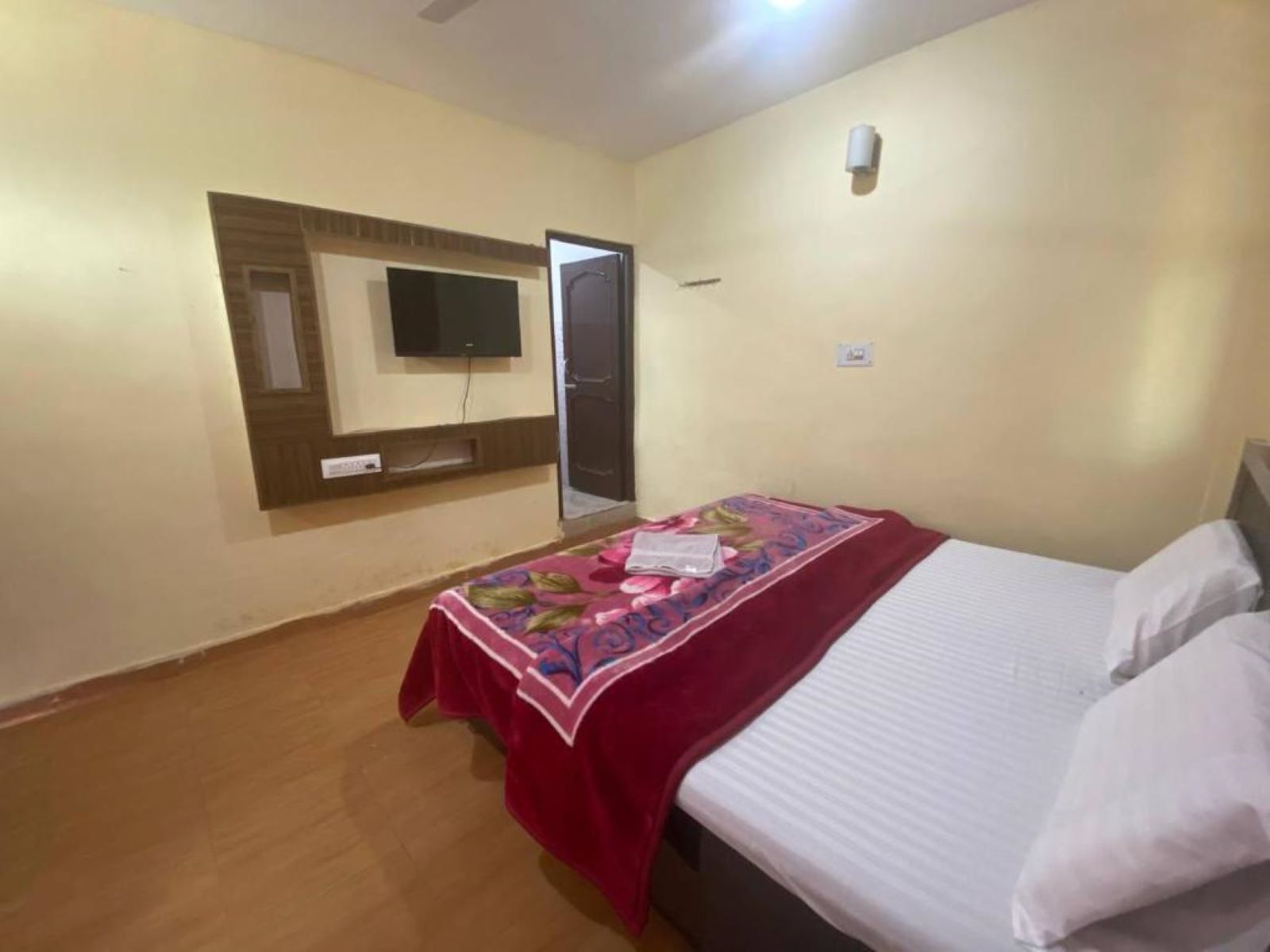 Happy Stay Homestay - Tap to explore photos