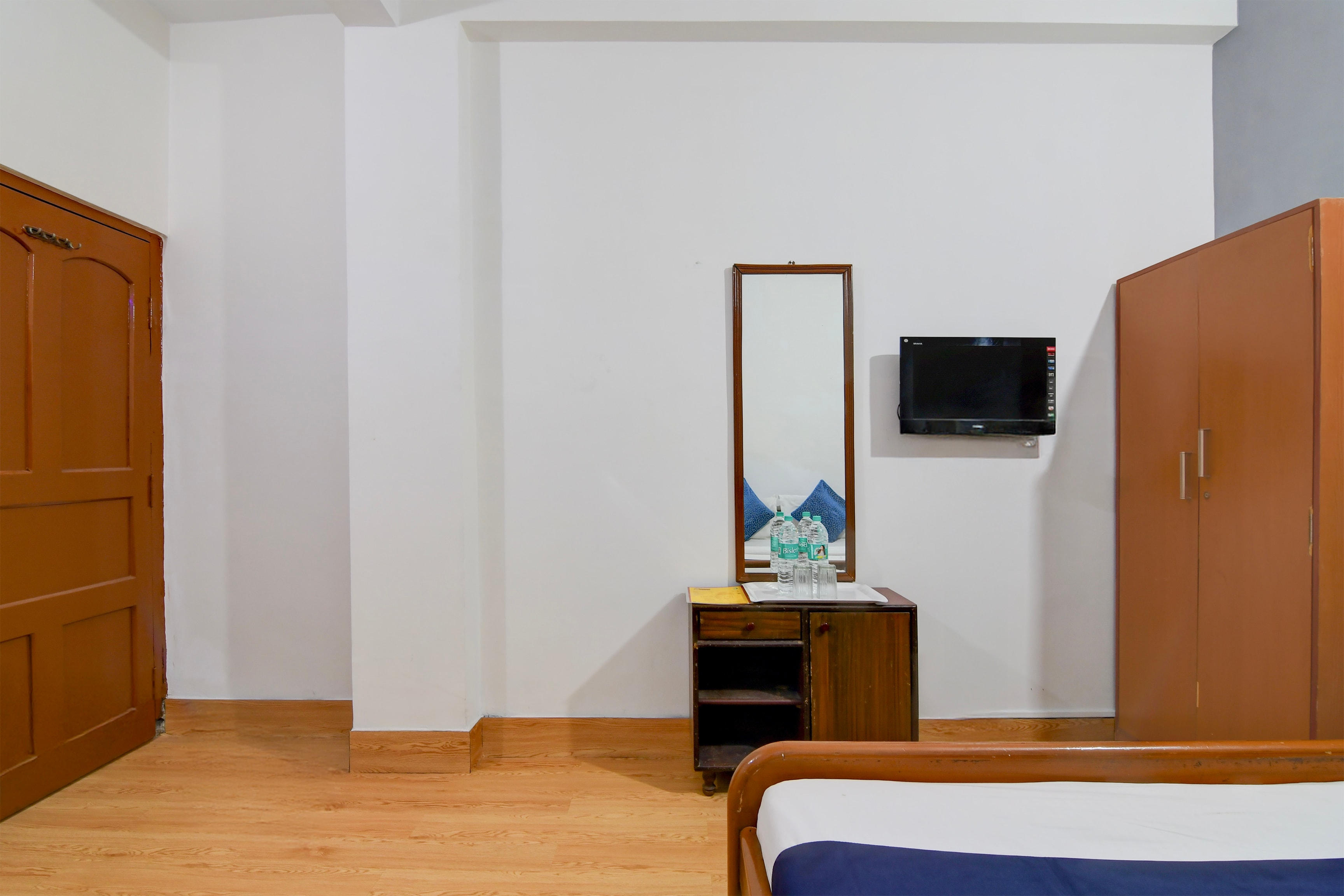 Brill Rooms Opposite City Centre 1 - Tap to explore photos