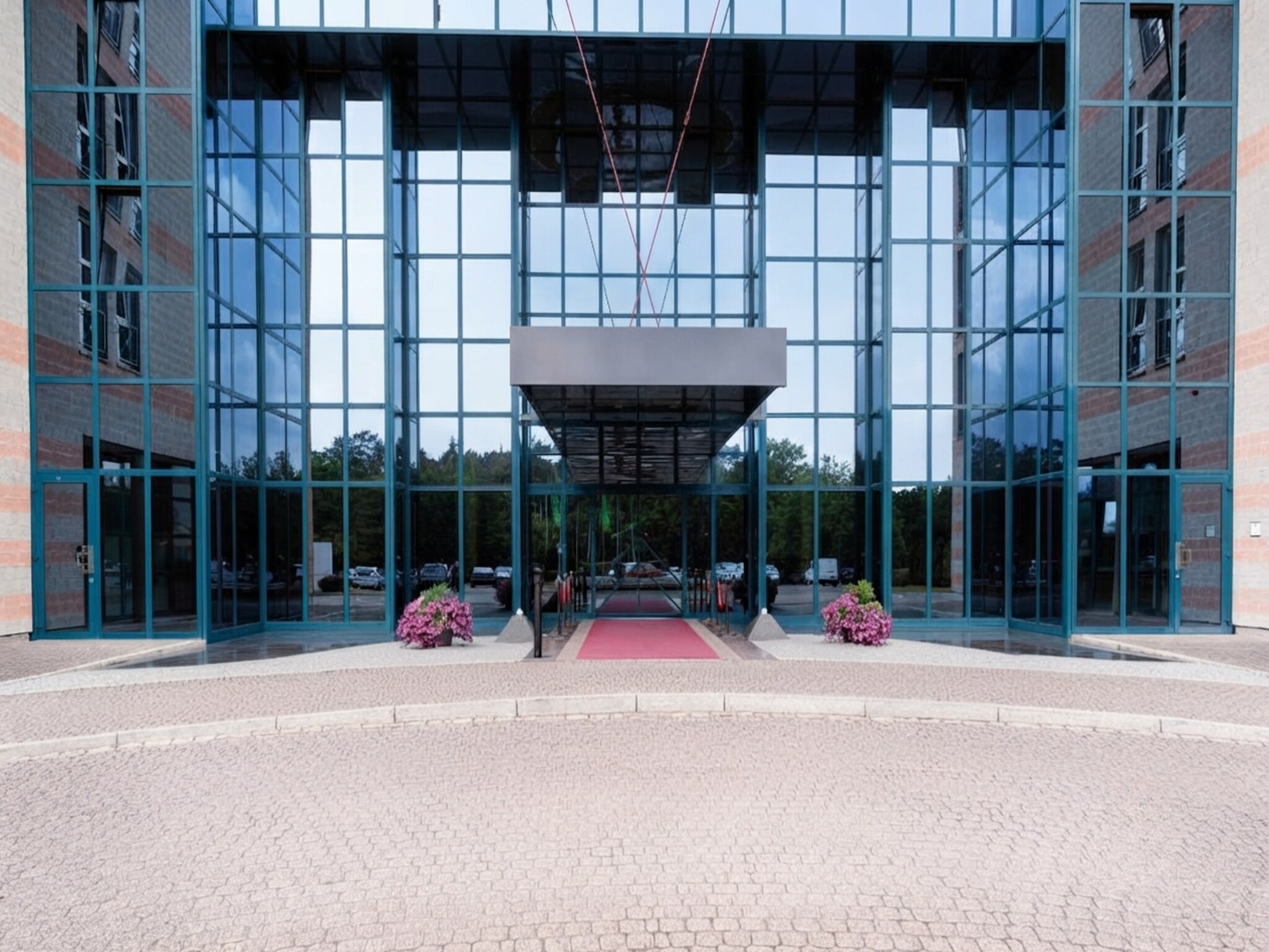 Sunday Hotel Nrnberg Messe formerly Seminaris - Tap to explore photos