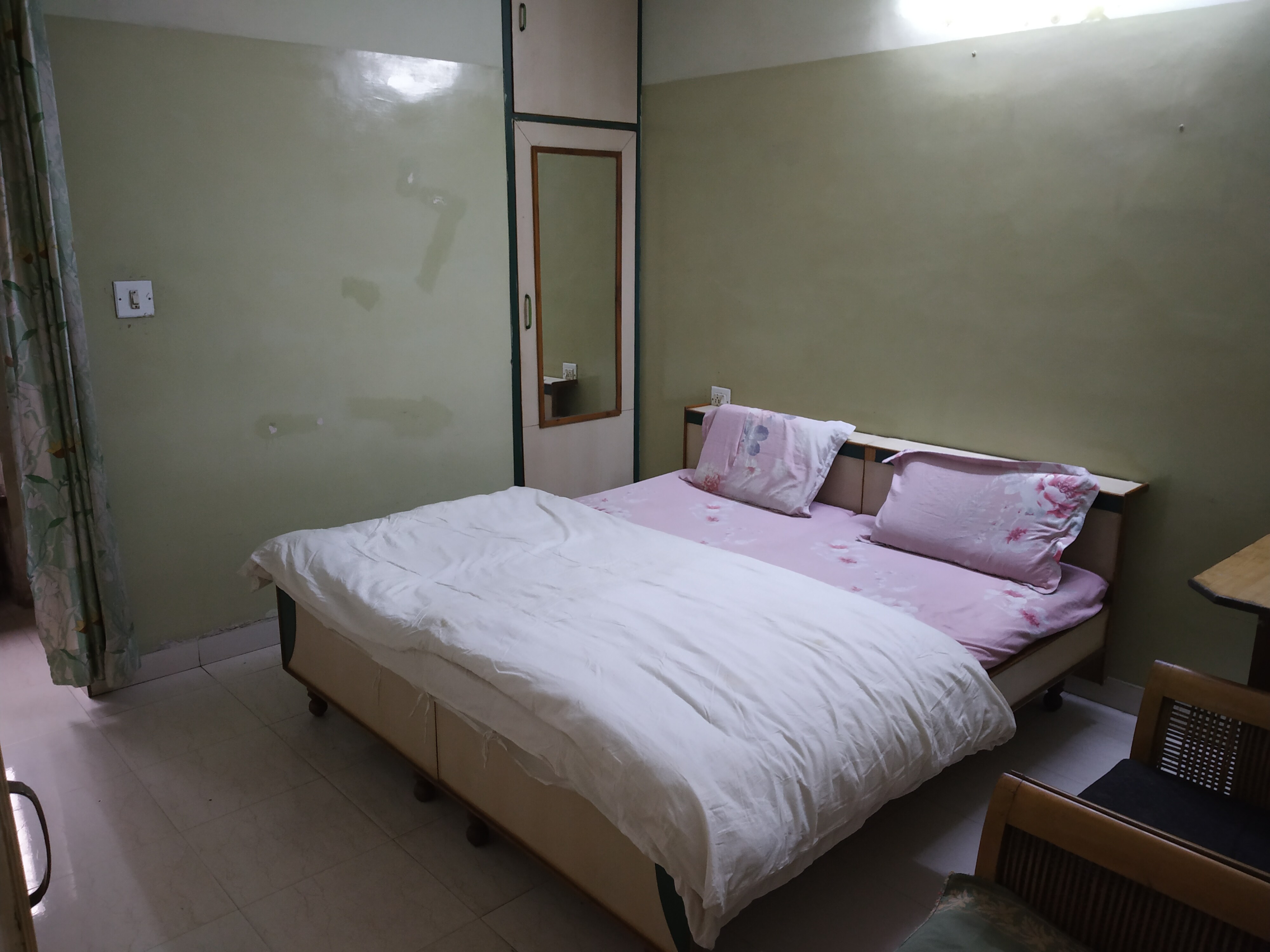 Hotel Atithi Palace - Tap to explore photos