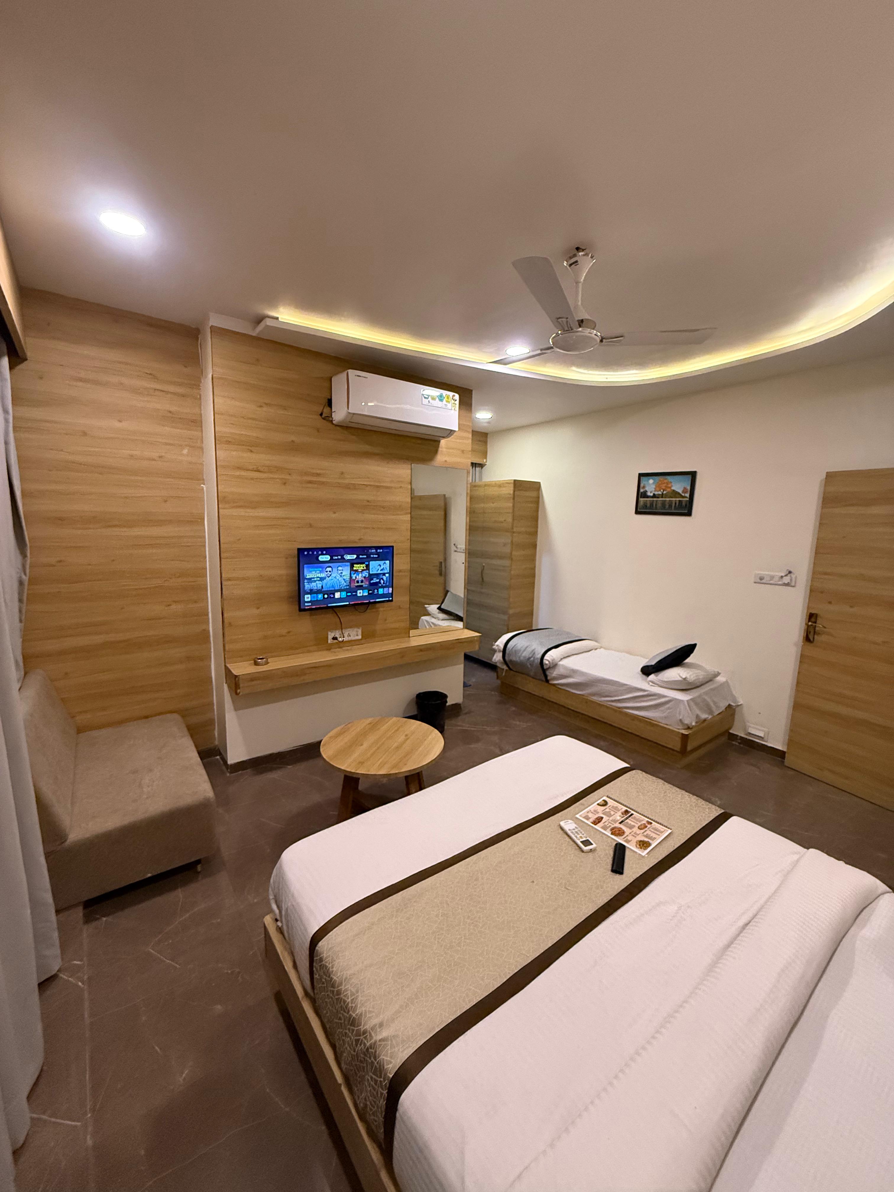 Hotel Krish Villa - Tap to explore photos